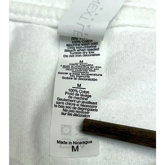 Disney Alice in Wonderland “We Are All Mad Here” Graphic T-Shirt - Medium - Picture 7 of 9